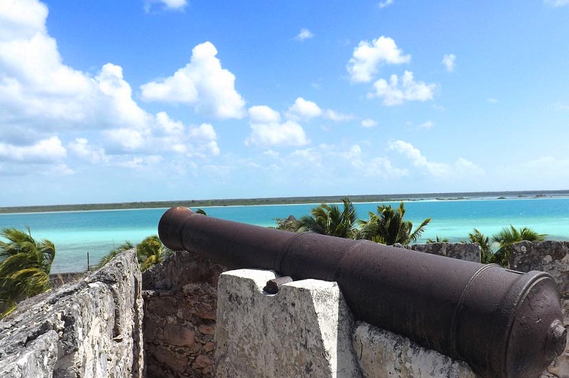 fuerte san felipe en bacalar