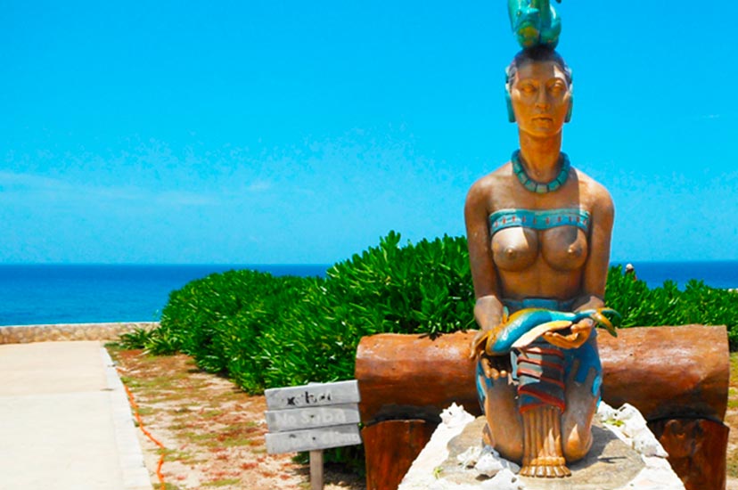 Escultura de la Diosa Ixchel en ISla Mujeres